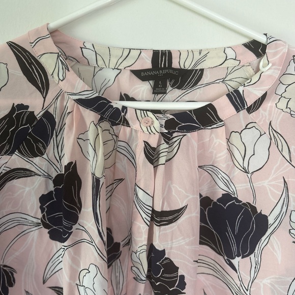Banana Republic floral blouse - Picture 6 of 8